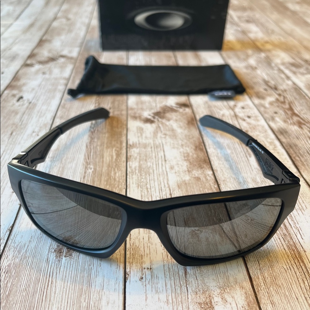 Oakley Jupiter’s matte black polarized.